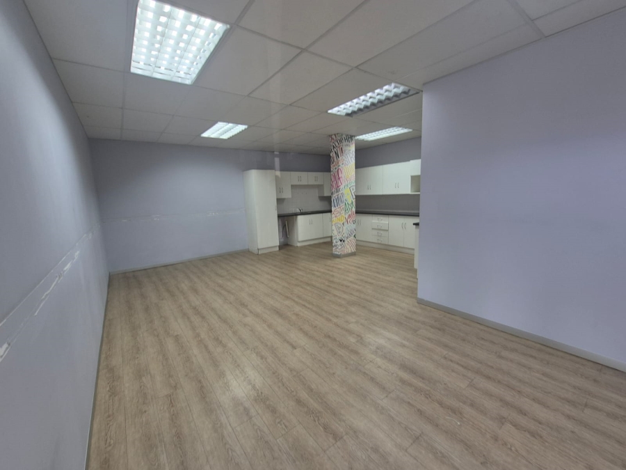 To Let Commercial Property for Rent in Die Hoewes Gauteng