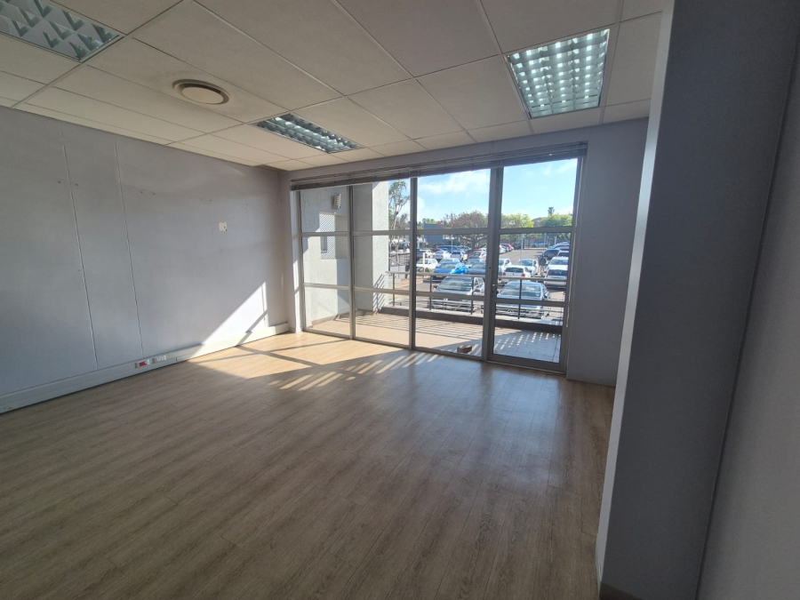 To Let Commercial Property for Rent in Die Hoewes Gauteng