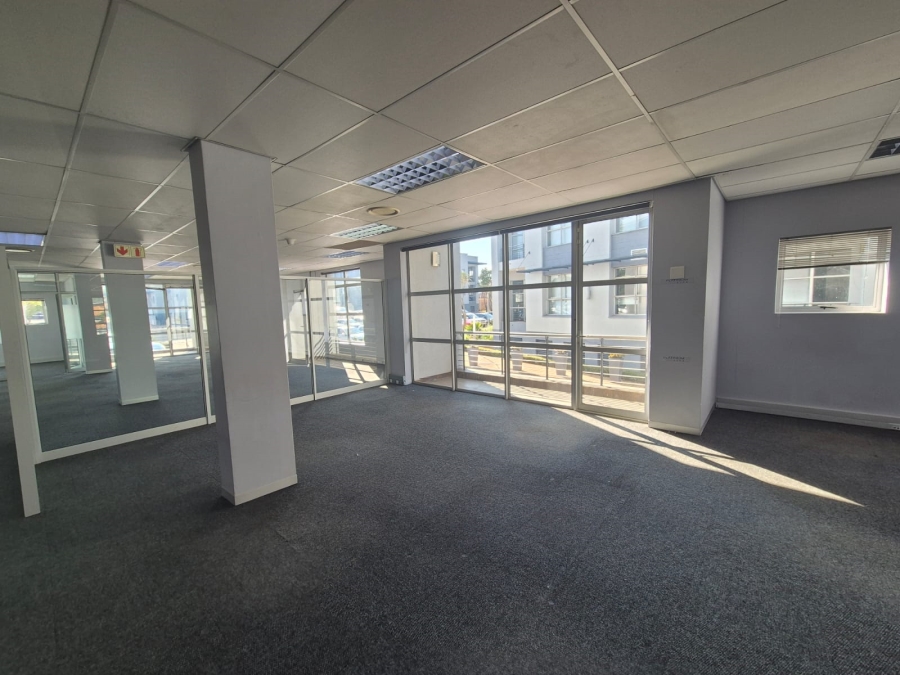 To Let Commercial Property for Rent in Die Hoewes Gauteng