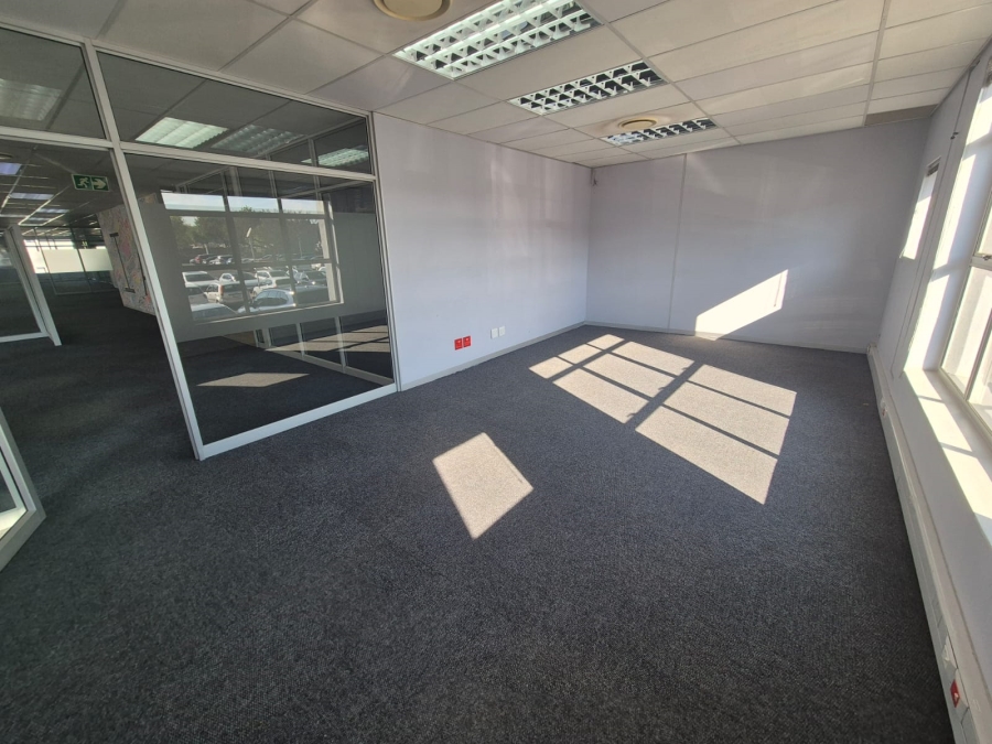To Let Commercial Property for Rent in Die Hoewes Gauteng
