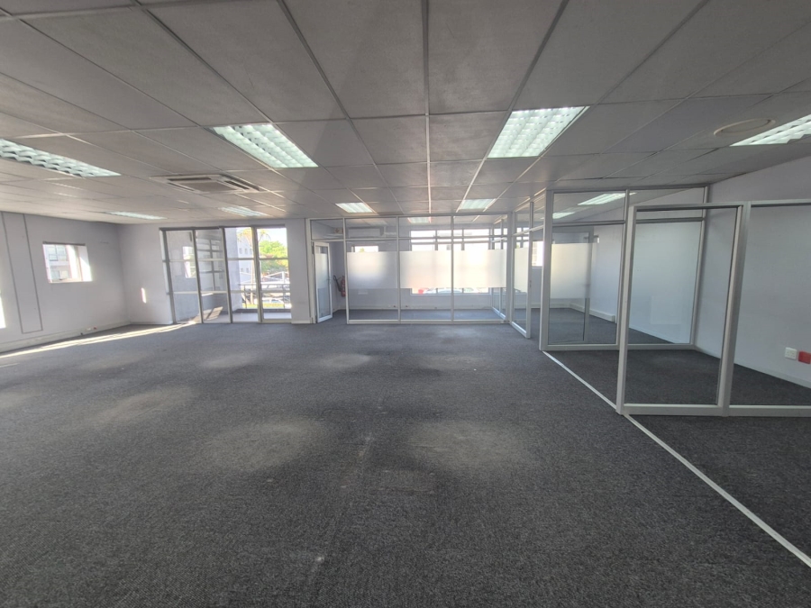 To Let Commercial Property for Rent in Die Hoewes Gauteng