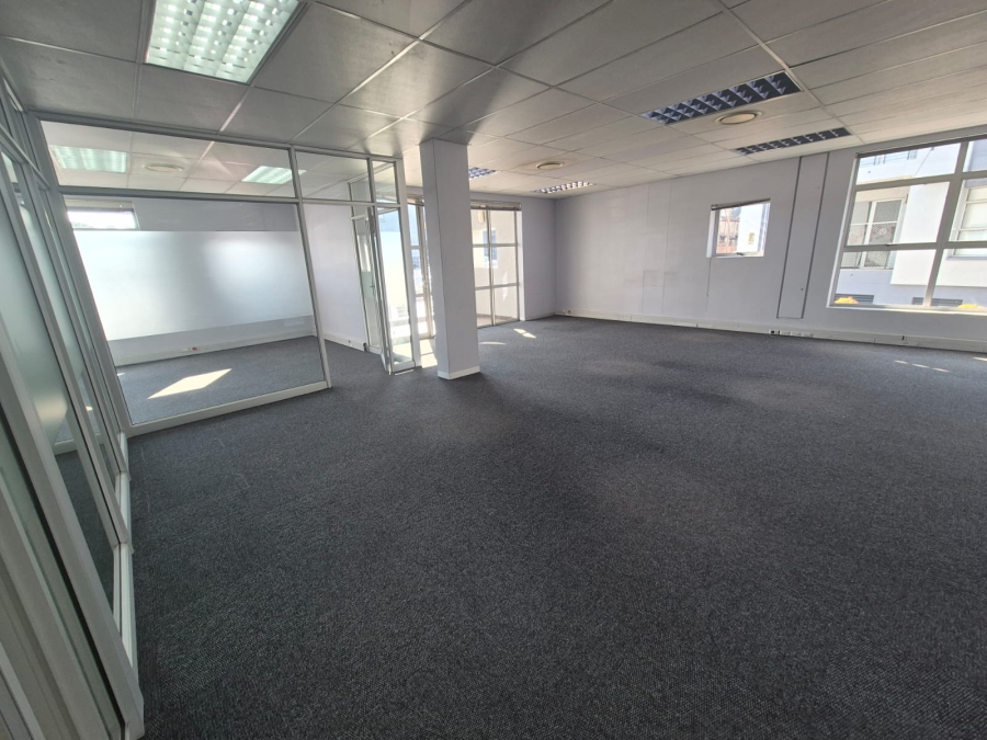 To Let Commercial Property for Rent in Die Hoewes Gauteng