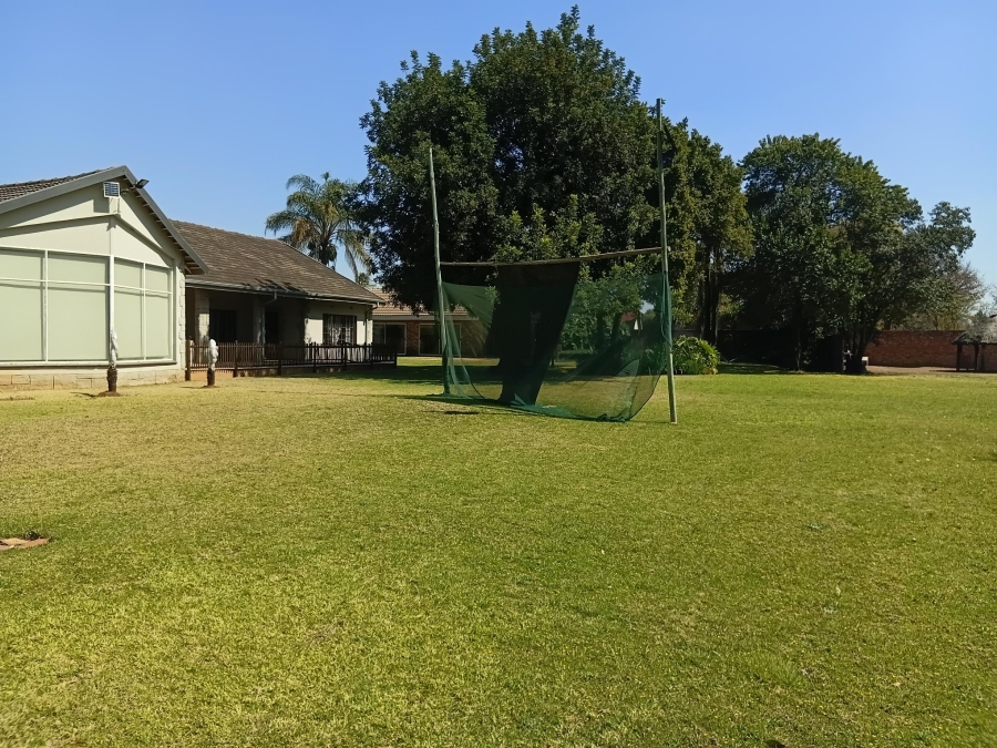 7 Bedroom Property for Sale in Andeon AH Gauteng