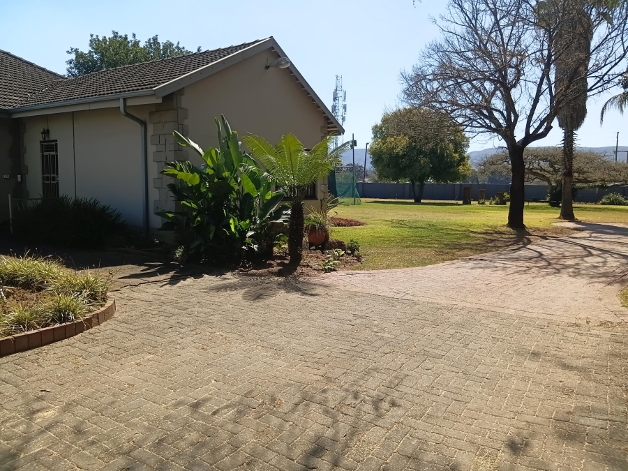 7 Bedroom Property for Sale in Andeon AH Gauteng