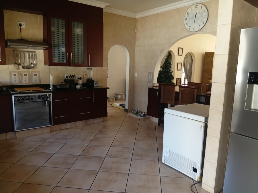 7 Bedroom Property for Sale in Andeon AH Gauteng