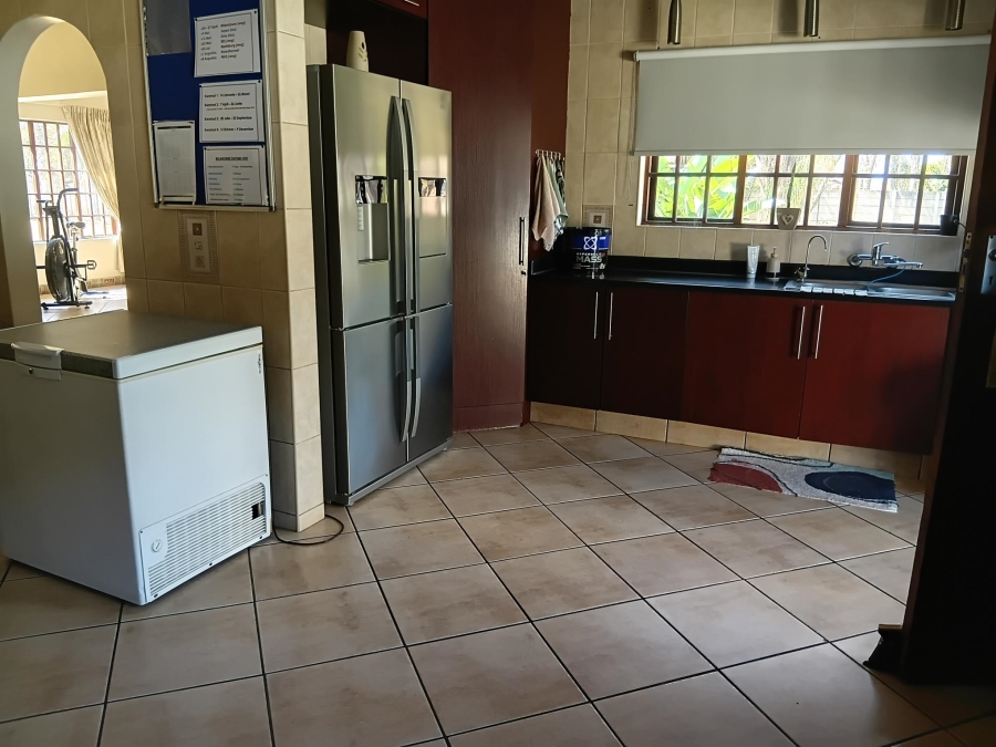7 Bedroom Property for Sale in Andeon AH Gauteng