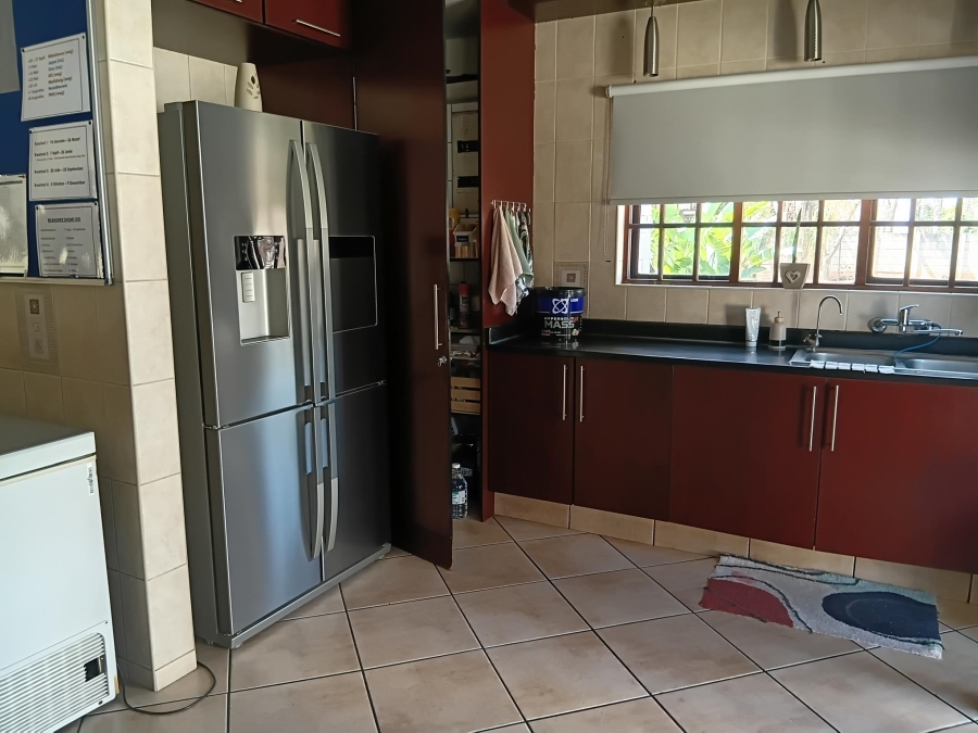 7 Bedroom Property for Sale in Andeon AH Gauteng