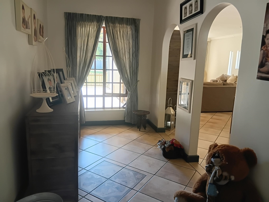 7 Bedroom Property for Sale in Andeon AH Gauteng