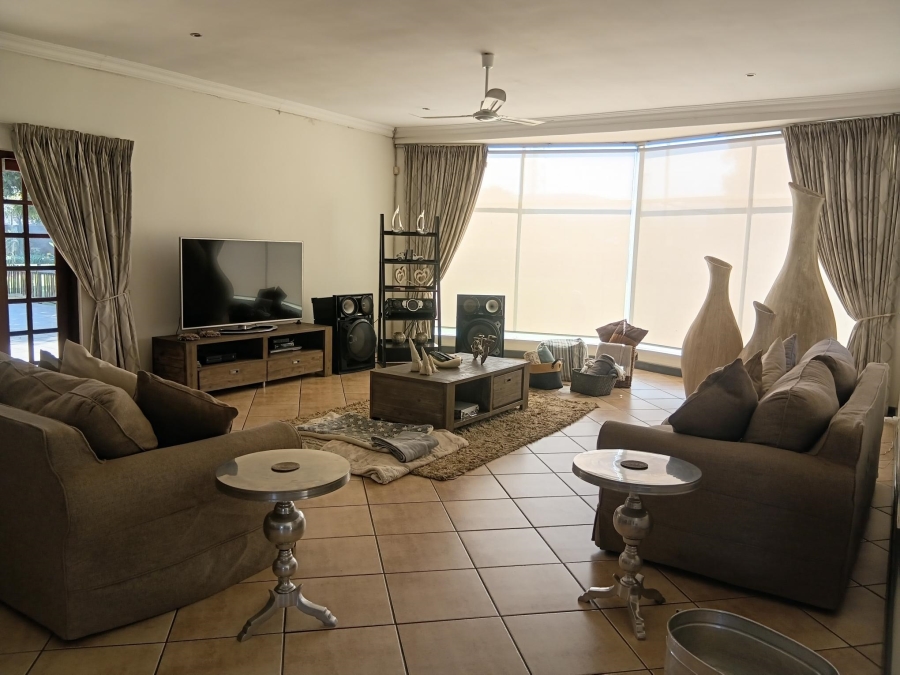 7 Bedroom Property for Sale in Andeon AH Gauteng