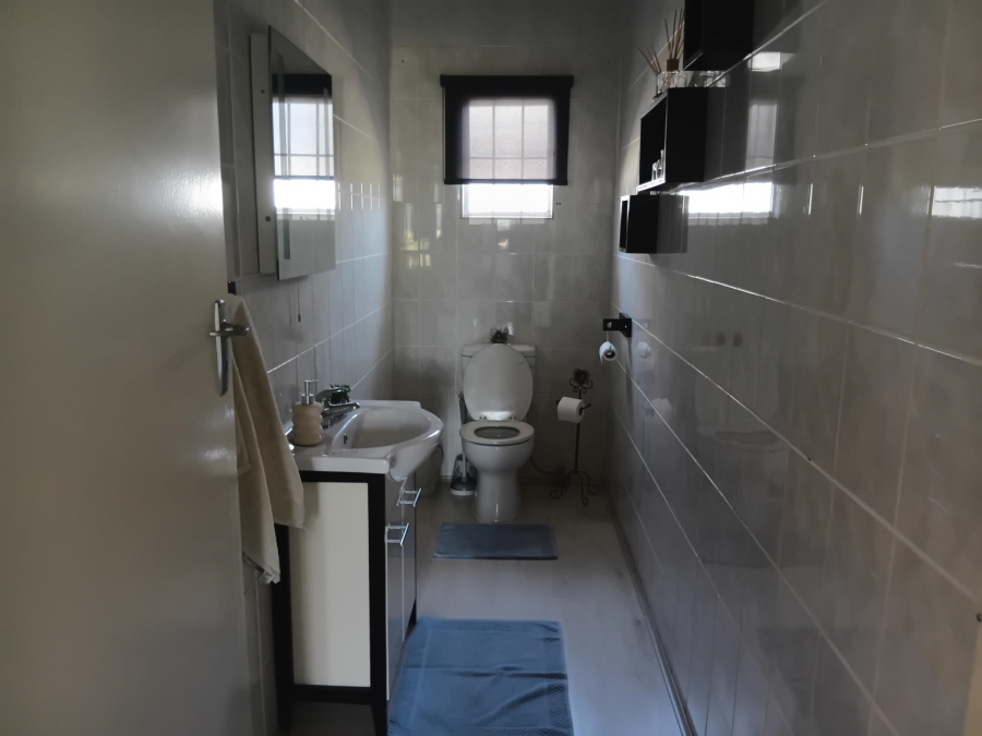 7 Bedroom Property for Sale in Andeon AH Gauteng