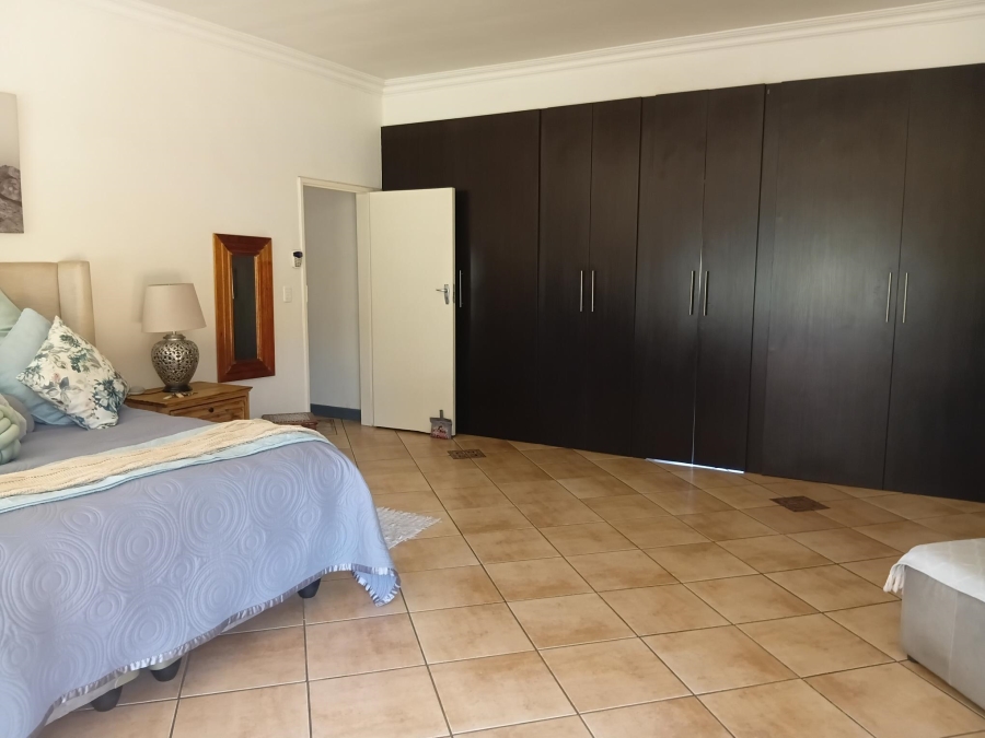 7 Bedroom Property for Sale in Andeon AH Gauteng