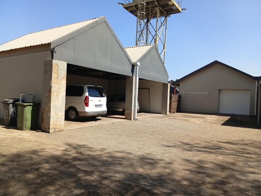 7 Bedroom Property for Sale in Andeon AH Gauteng