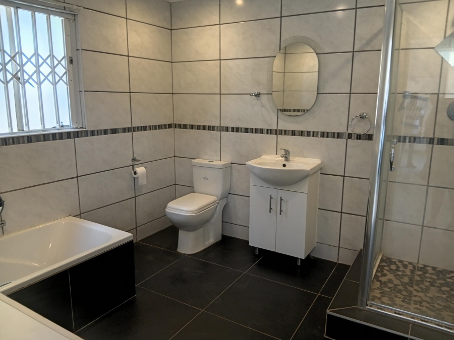 7 Bedroom Property for Sale in Andeon AH Gauteng