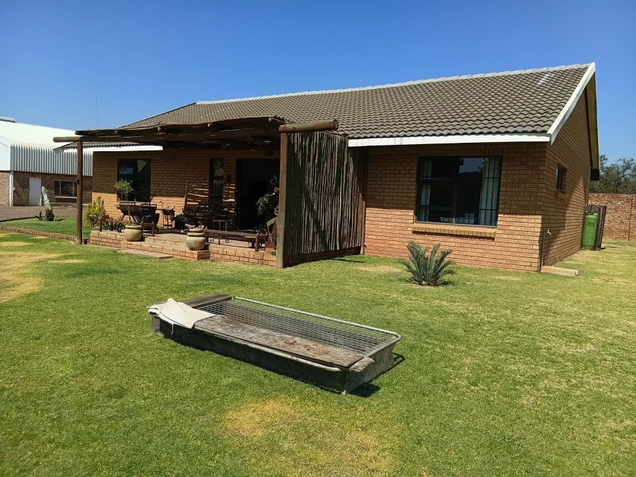 7 Bedroom Property for Sale in Andeon AH Gauteng