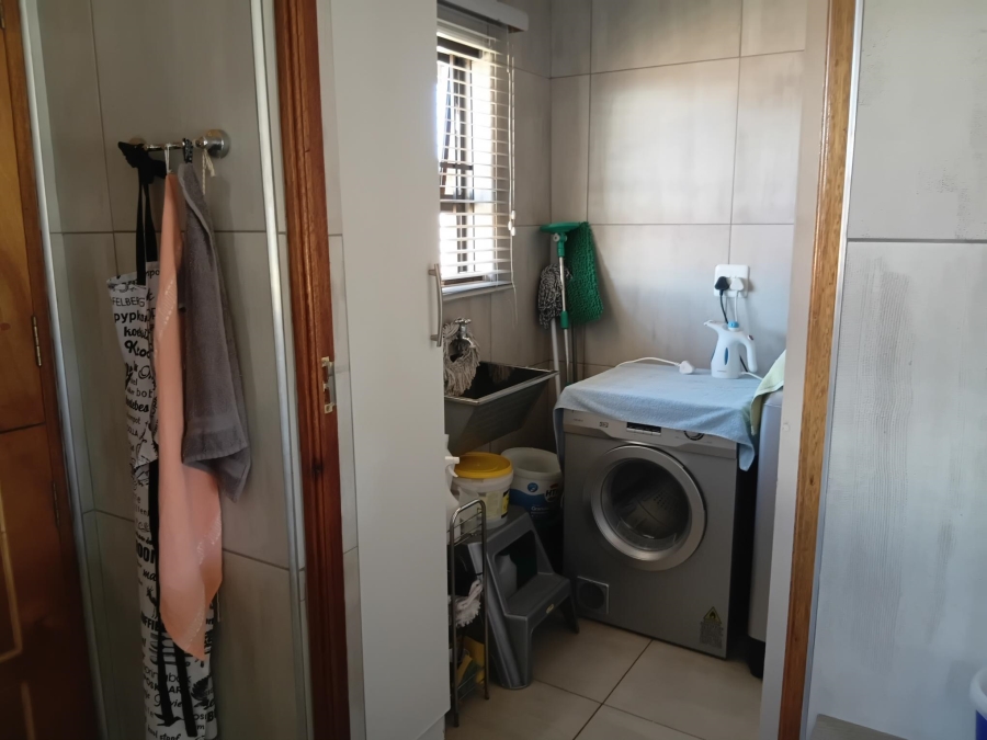 7 Bedroom Property for Sale in Andeon AH Gauteng