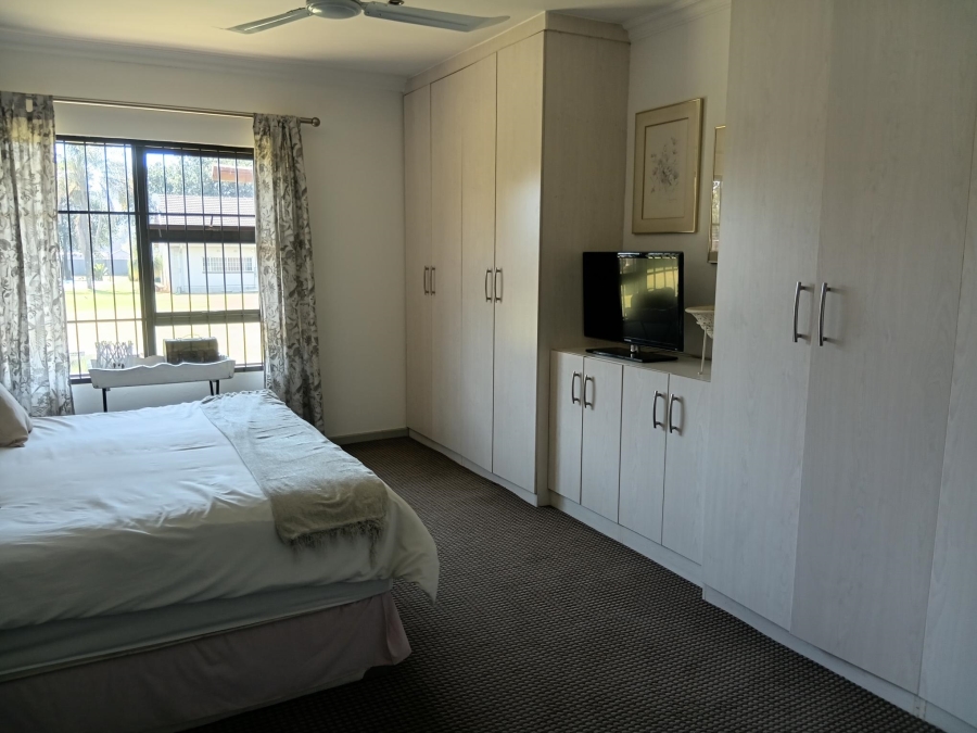 7 Bedroom Property for Sale in Andeon AH Gauteng