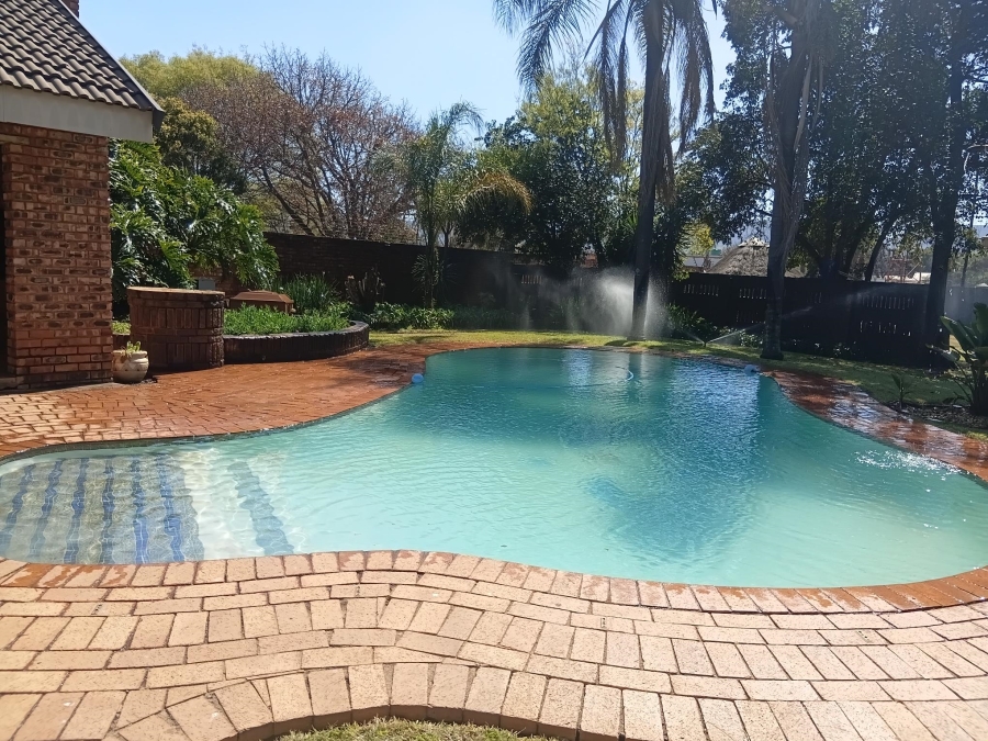 7 Bedroom Property for Sale in Andeon AH Gauteng