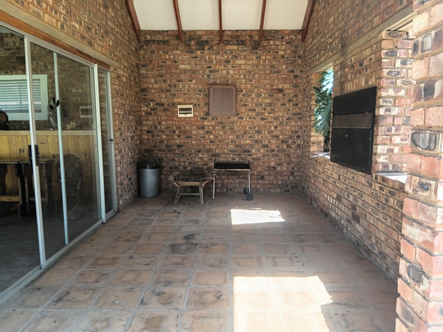 7 Bedroom Property for Sale in Andeon AH Gauteng