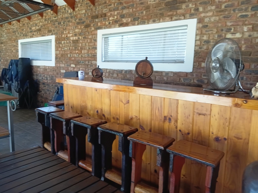 7 Bedroom Property for Sale in Andeon AH Gauteng