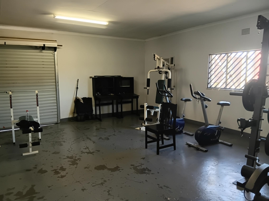 7 Bedroom Property for Sale in Andeon AH Gauteng