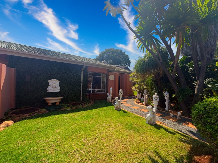 4 Bedroom Property for Sale in Karenpark Gauteng