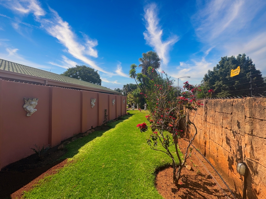 4 Bedroom Property for Sale in Karenpark Gauteng