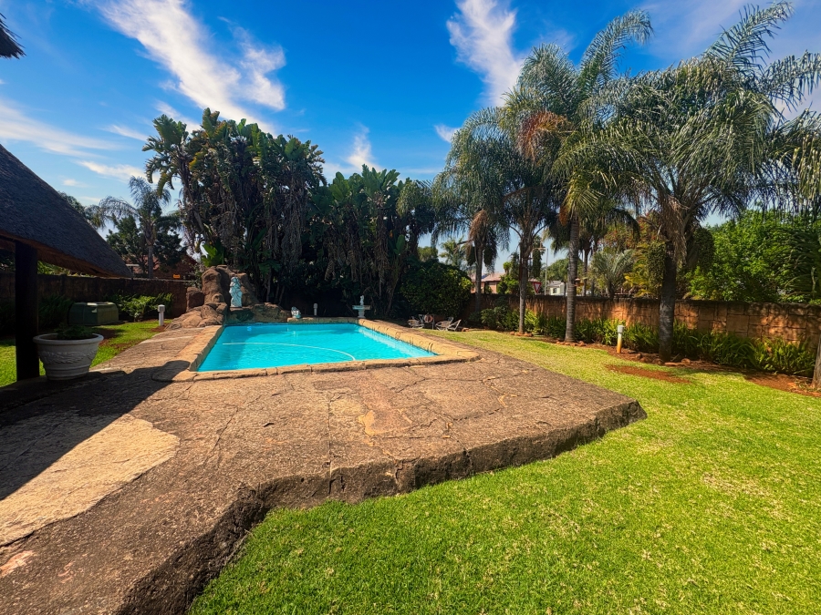 4 Bedroom Property for Sale in Karenpark Gauteng