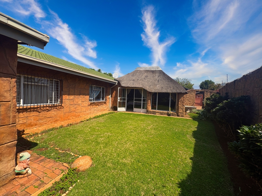 4 Bedroom Property for Sale in Karenpark Gauteng
