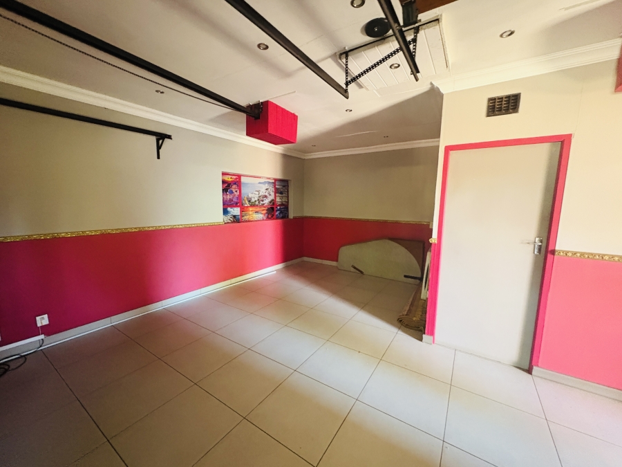 4 Bedroom Property for Sale in Karenpark Gauteng