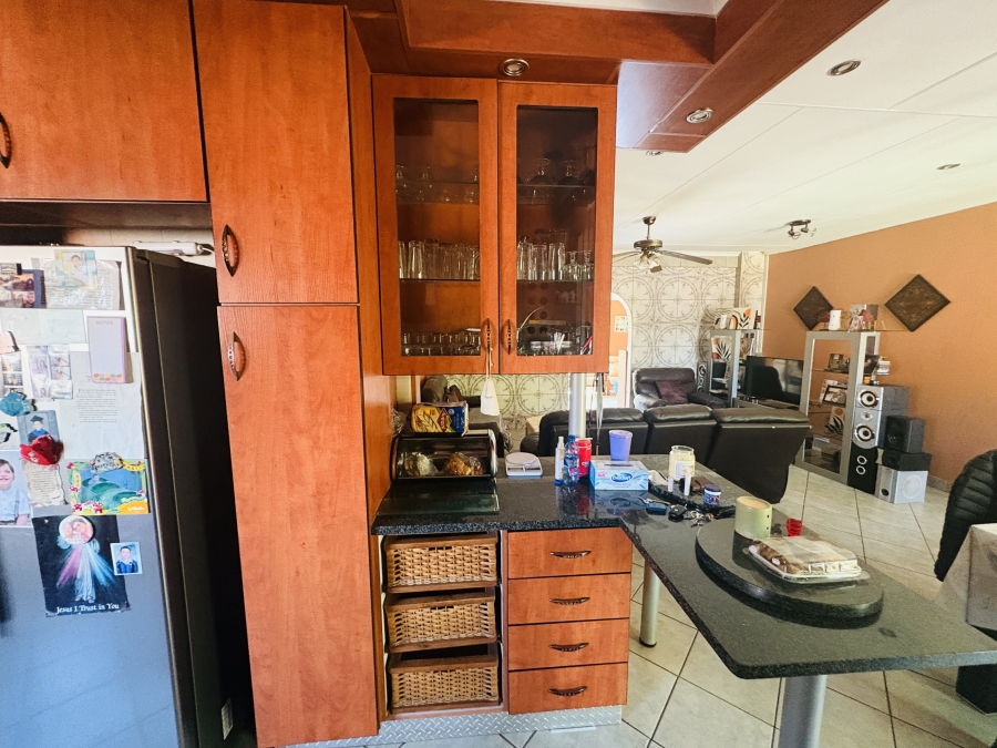 4 Bedroom Property for Sale in Karenpark Gauteng