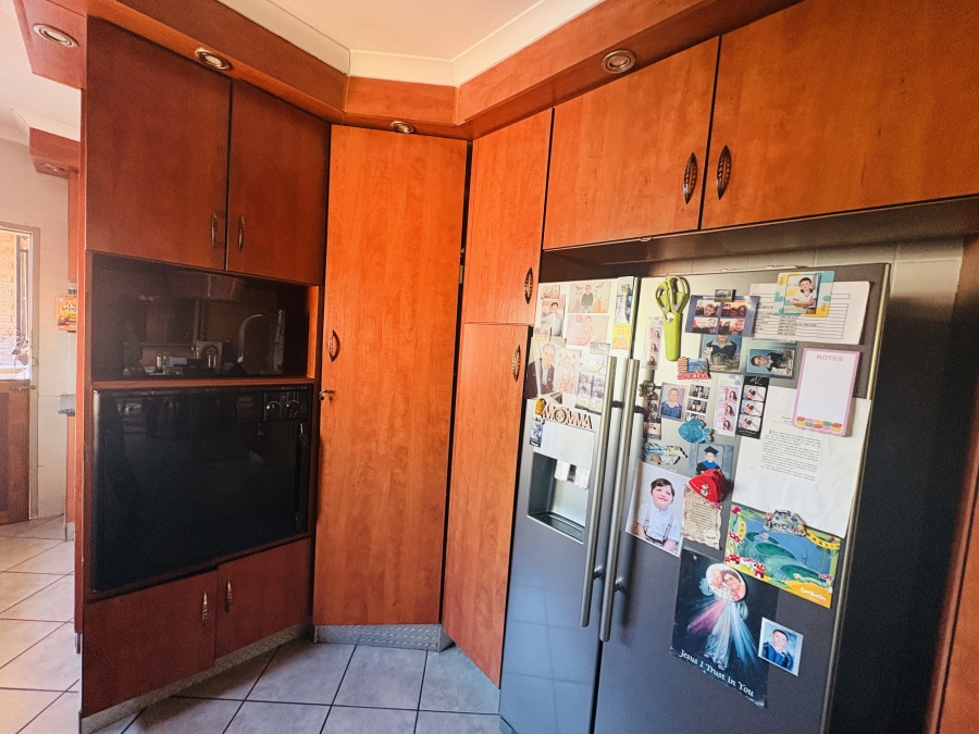 4 Bedroom Property for Sale in Karenpark Gauteng