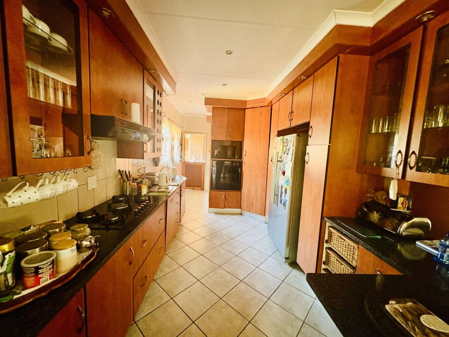 4 Bedroom Property for Sale in Karenpark Gauteng