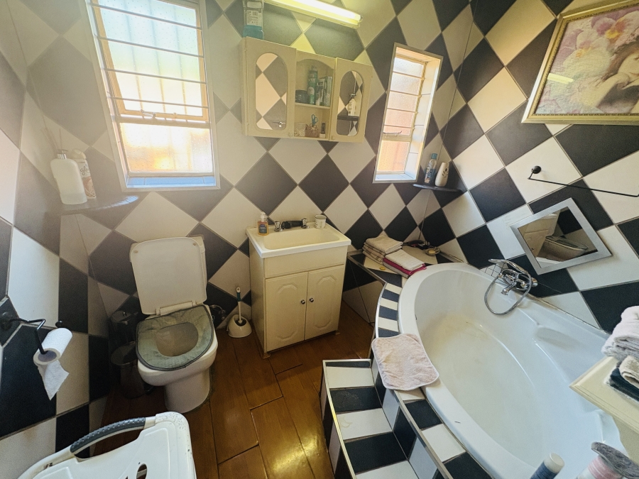 4 Bedroom Property for Sale in Karenpark Gauteng