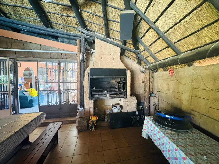 4 Bedroom Property for Sale in Karenpark Gauteng