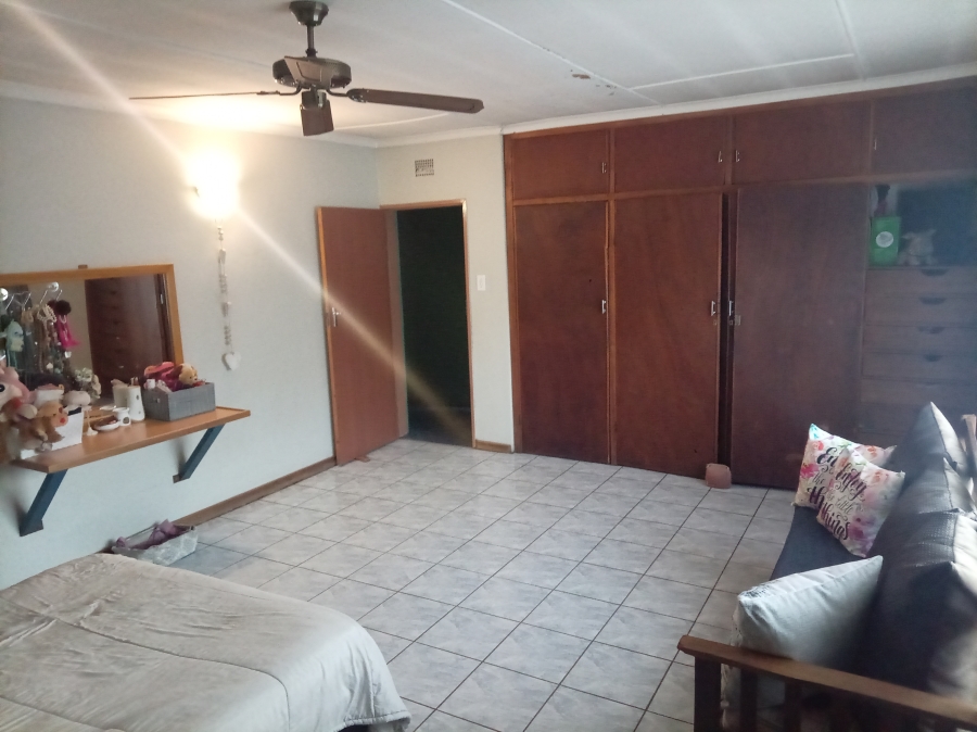 4 Bedroom Property for Sale in Vanderbijlpark CE 2 Gauteng