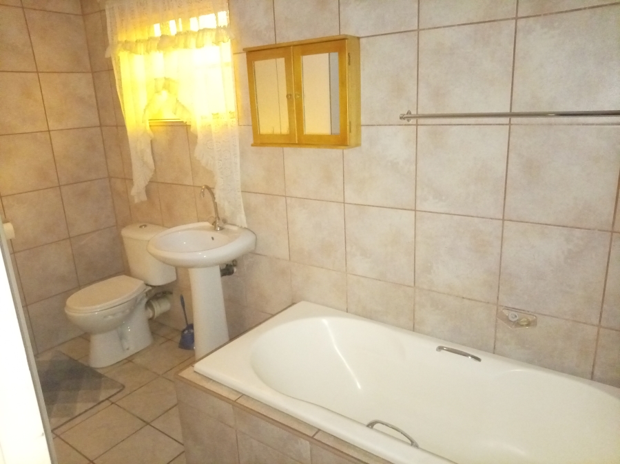 4 Bedroom Property for Sale in Vanderbijlpark CE 2 Gauteng