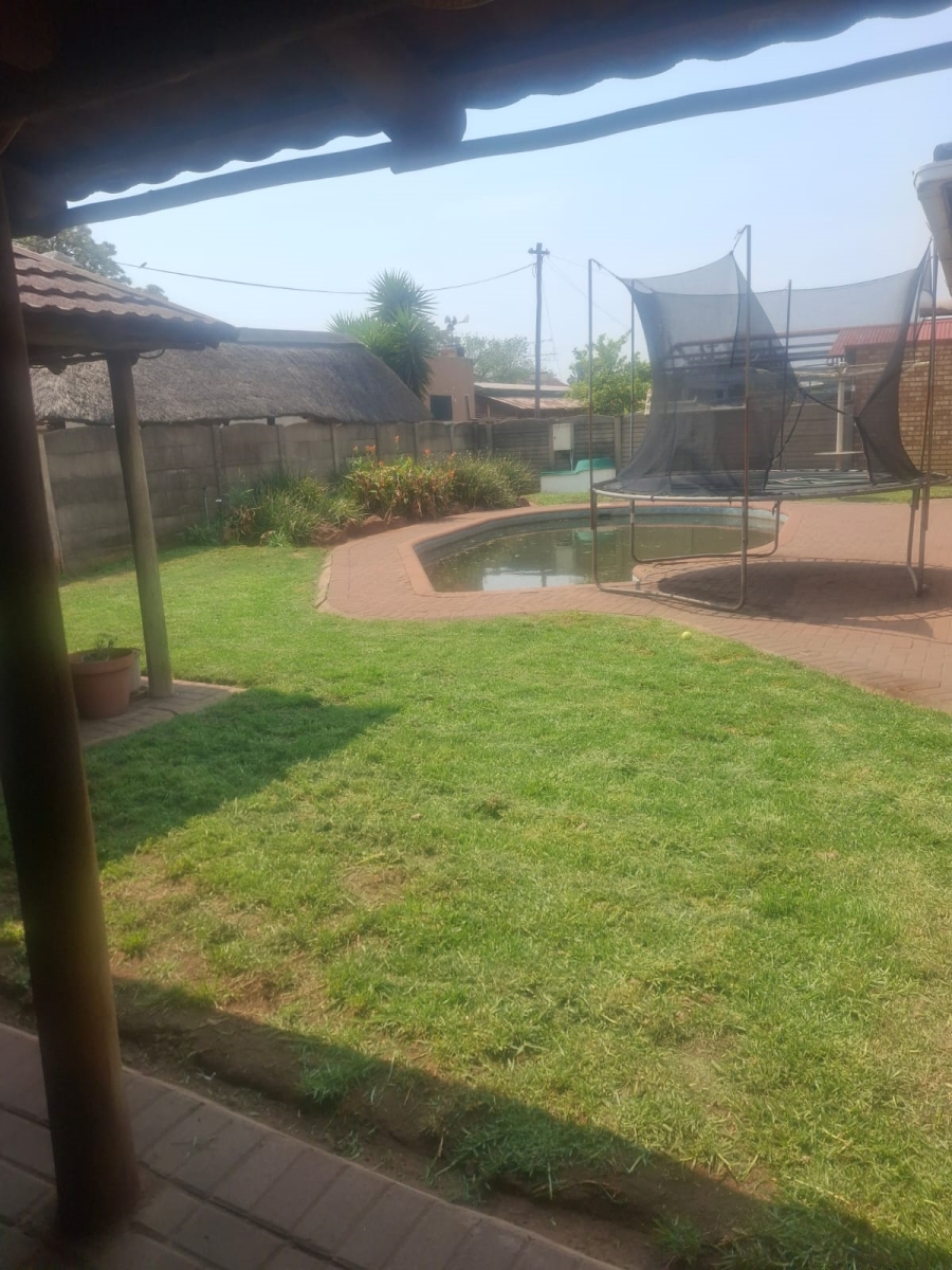 4 Bedroom Property for Sale in Vanderbijlpark CE 2 Gauteng
