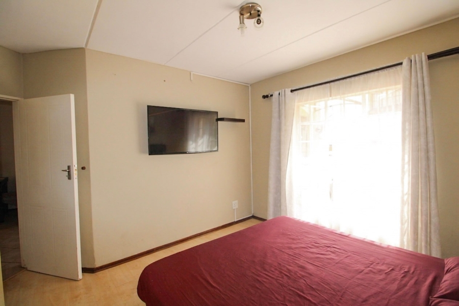 2 Bedroom Property for Sale in North Riding Gauteng