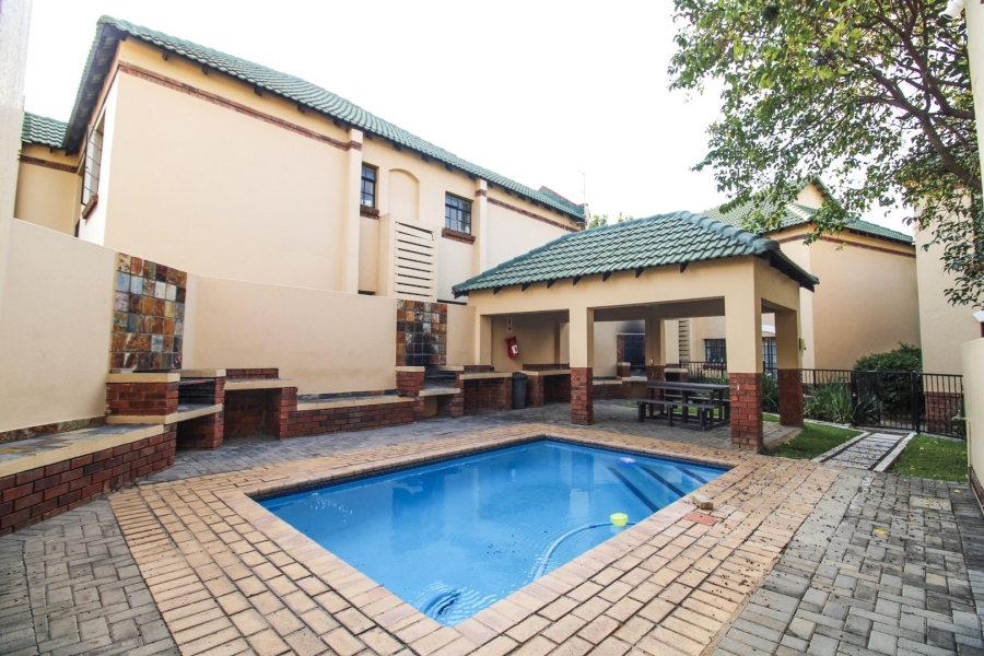 2 Bedroom Property for Sale in North Riding Gauteng