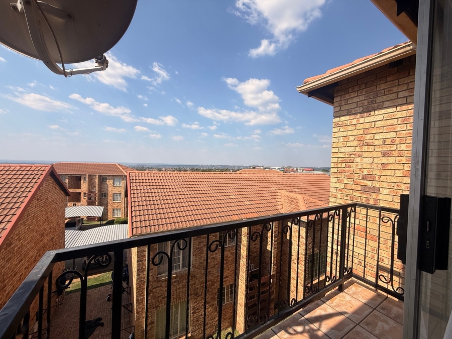 2 Bedroom Property for Sale in North Riding Gauteng