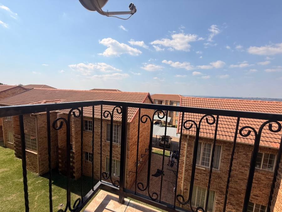 2 Bedroom Property for Sale in North Riding Gauteng