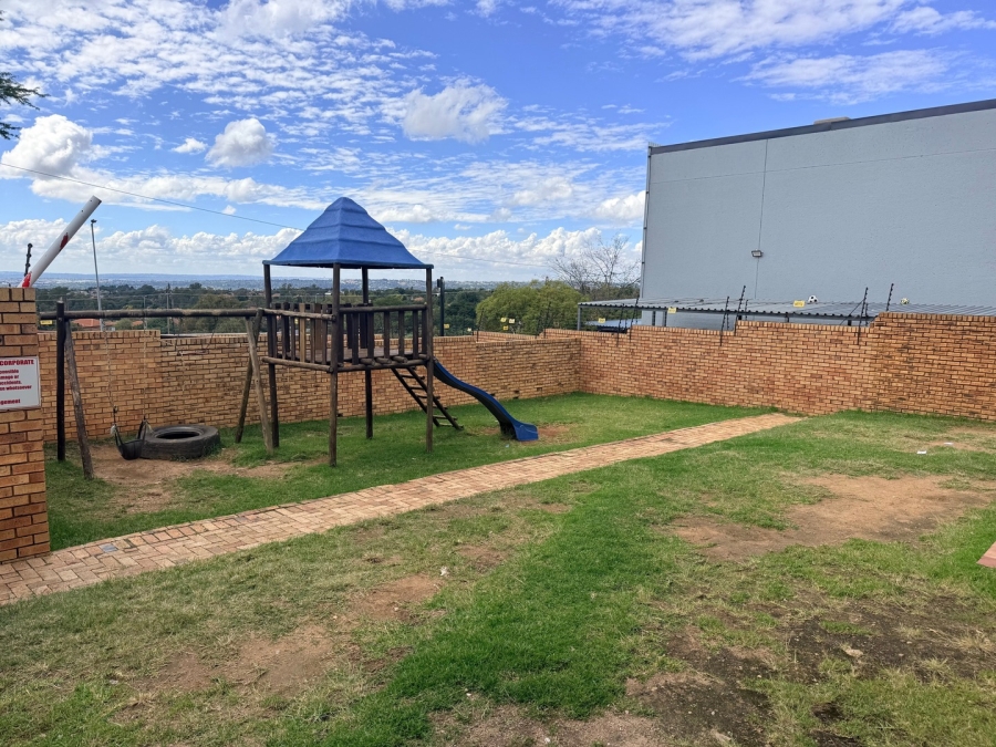2 Bedroom Property for Sale in North Riding Gauteng