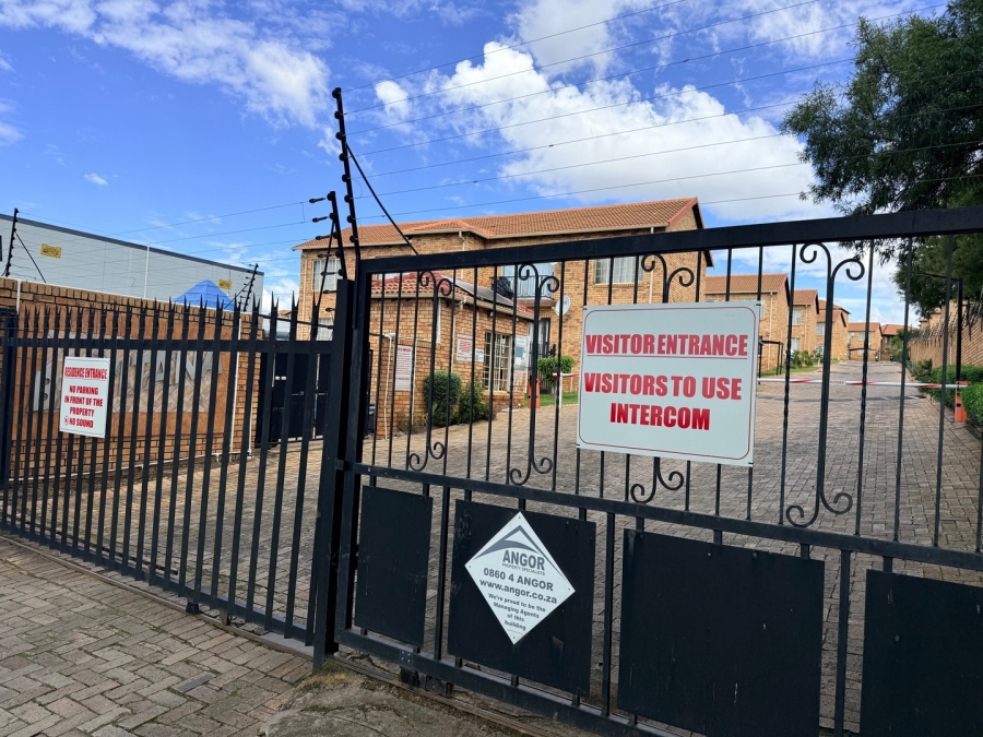 2 Bedroom Property for Sale in North Riding Gauteng