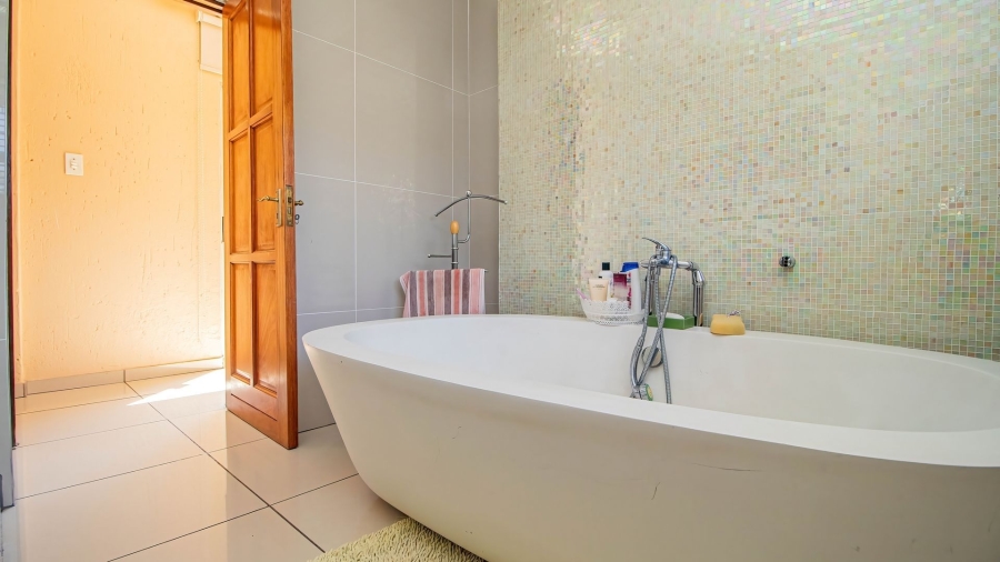 4 Bedroom Property for Sale in Sunward Park Gauteng