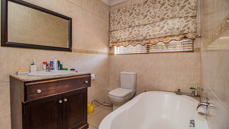 4 Bedroom Property for Sale in Sunward Park Gauteng