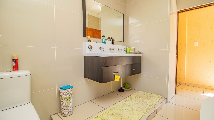 4 Bedroom Property for Sale in Sunward Park Gauteng