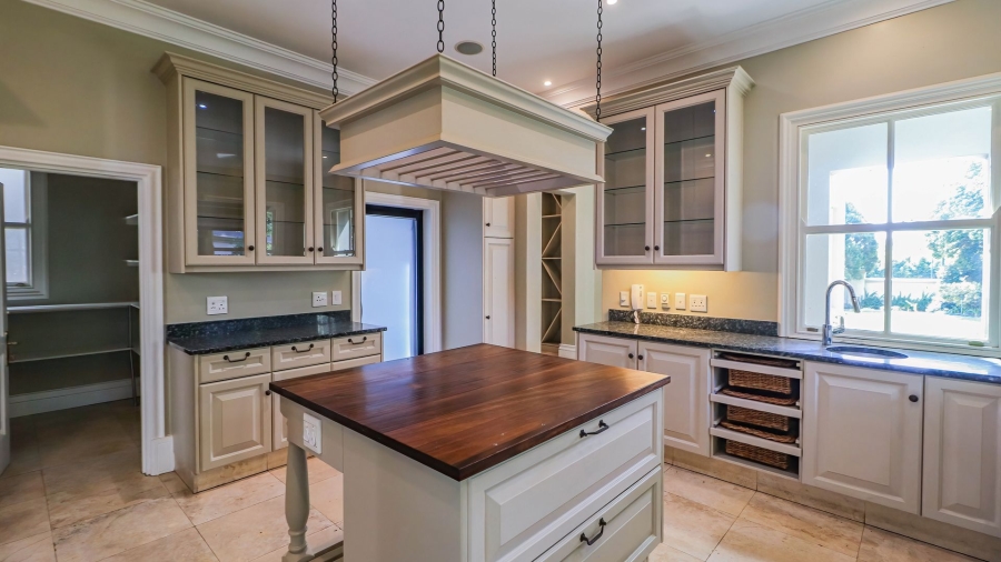 5 Bedroom Property for Sale in Sandhurst Gauteng
