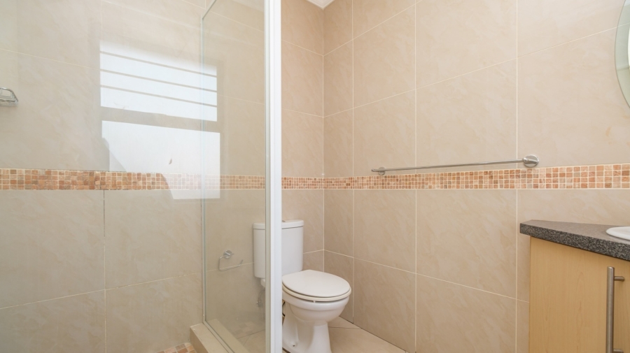 2 Bedroom Property for Sale in Little Falls Gauteng