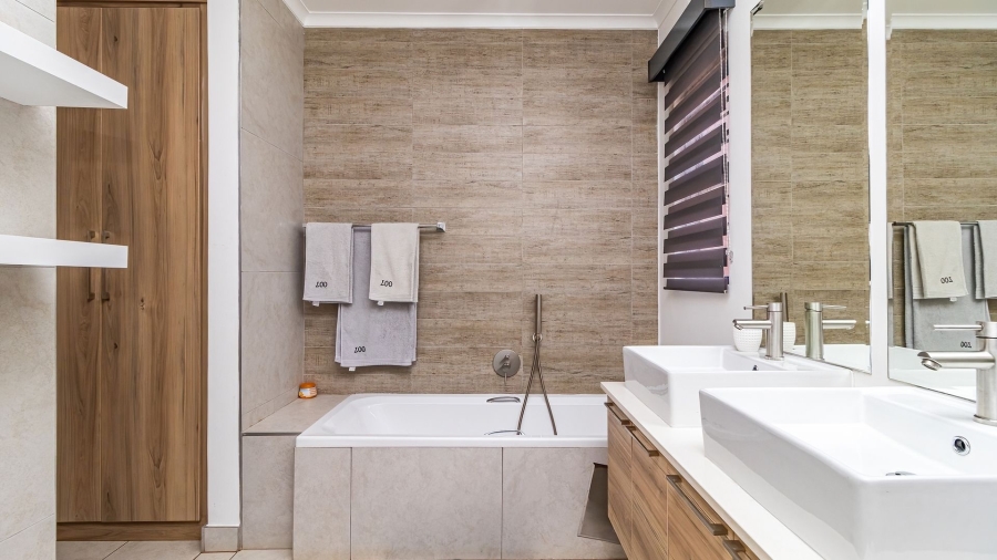3 Bedroom Property for Sale in Glen Marais Gauteng