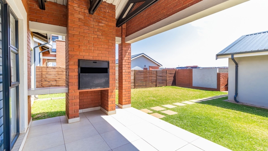 3 Bedroom Property for Sale in Glen Marais Gauteng